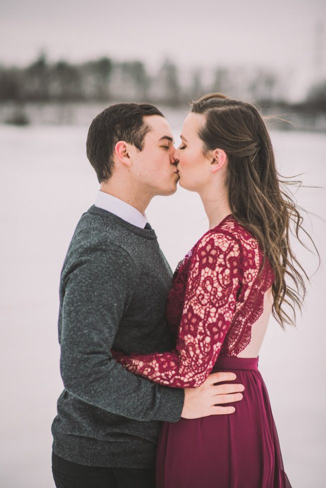 Beautiful Winter Engagement Photoshoot