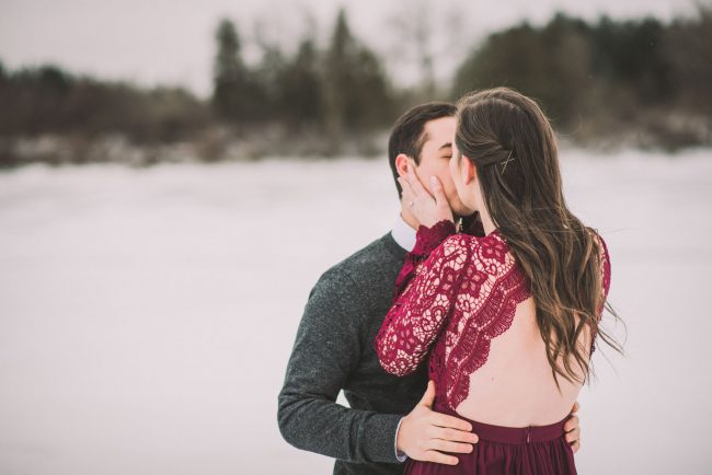 Beautiful Winter Engagement Photoshoot