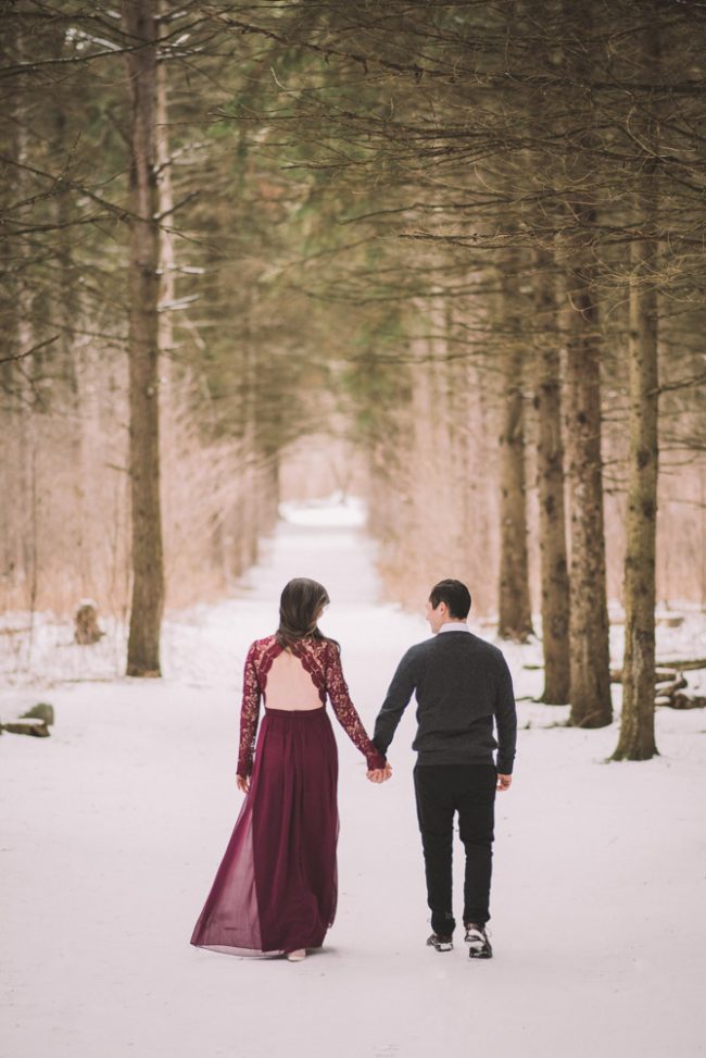 Beautiful Winter Engagemetn Photoshoot