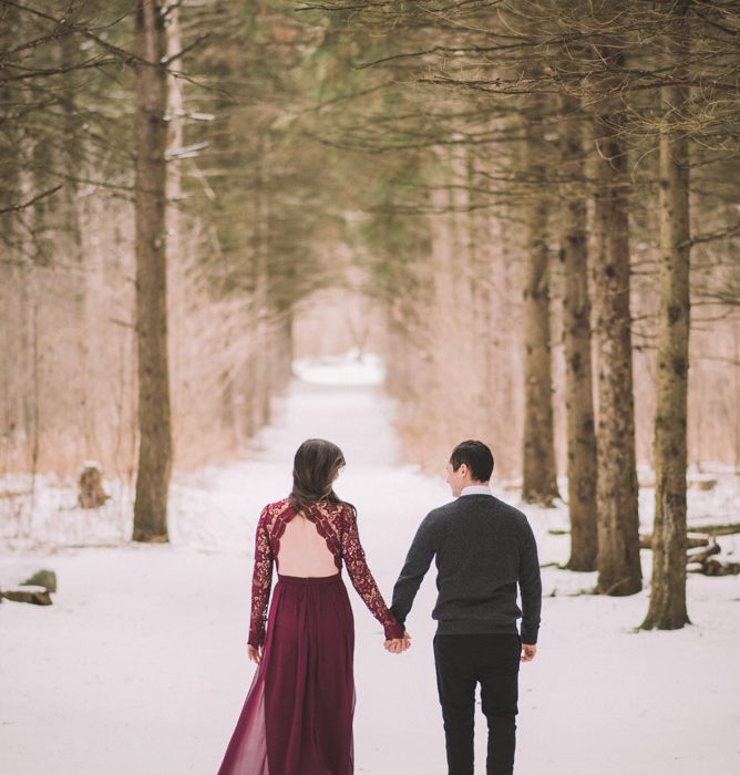 Beautiful Winter Engagemetn Photoshoot