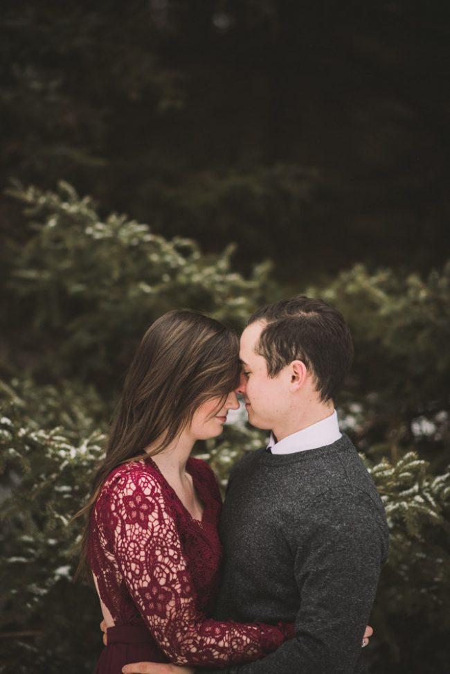Romantic winter engagement photos