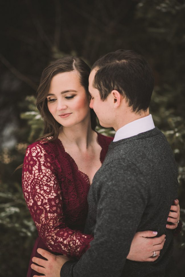 Romantic winter engagement photos