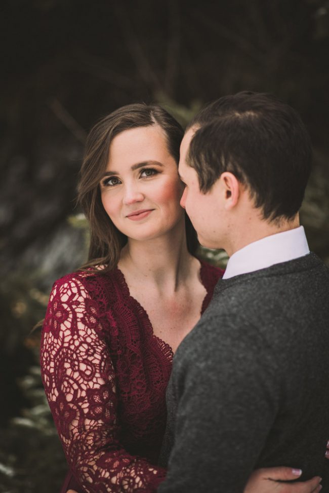 Romantic winter engagement photos