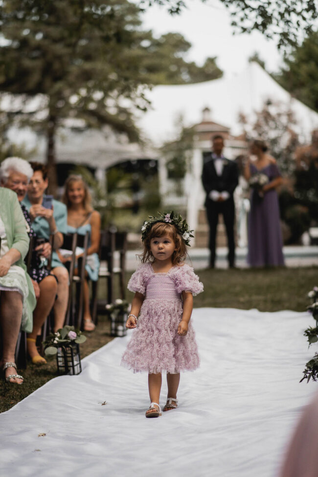 summer backyard wedding ceremony