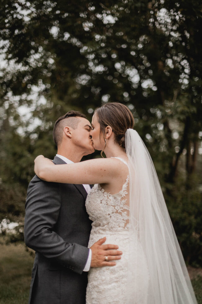 bride and groom photoshoot holland landing