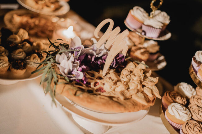 wedding reception pie cutting