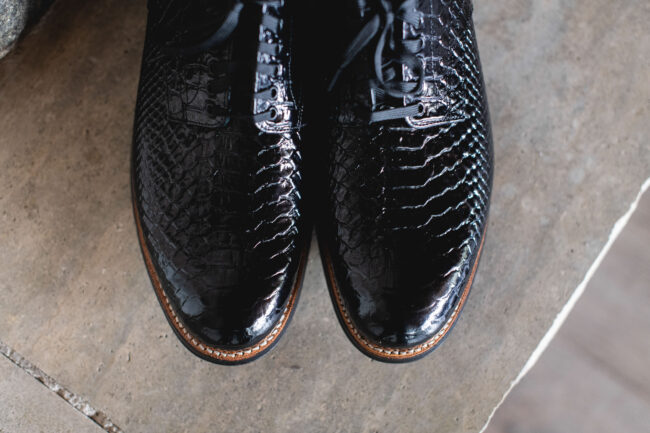 grooms preparation photos