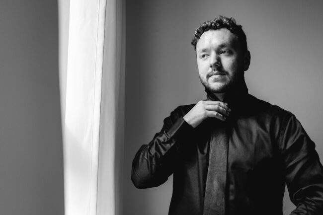 grooms preparation photos