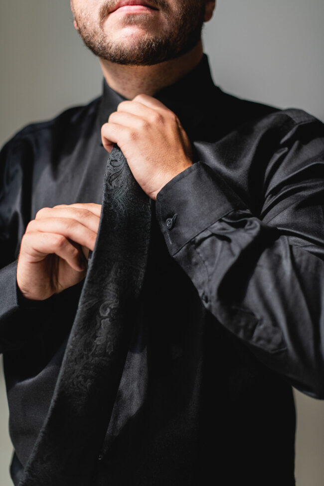 grooms preparation photos