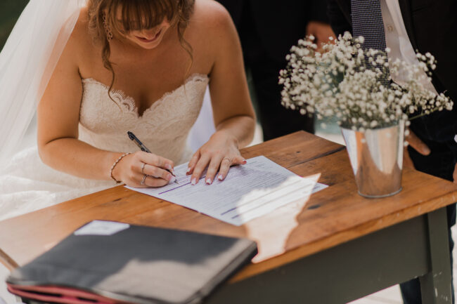 signing the marriage register