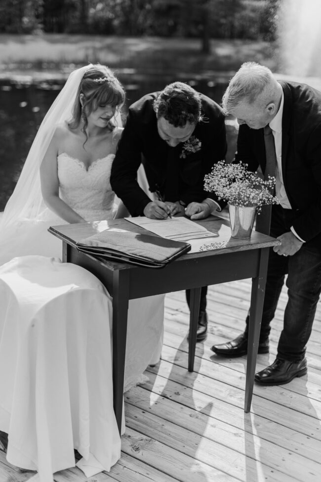 signing the marriage register