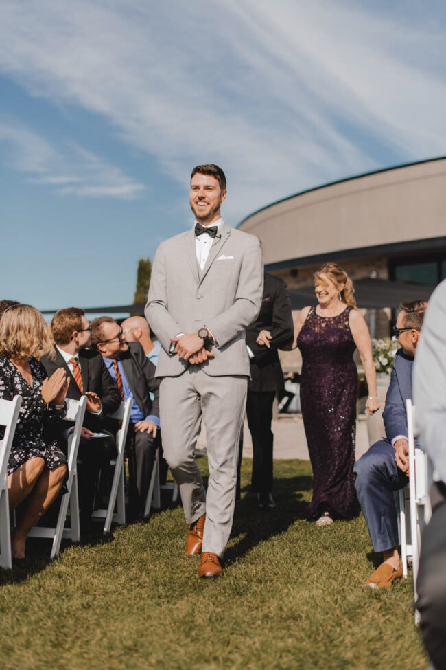 dark horse estate winery wedding