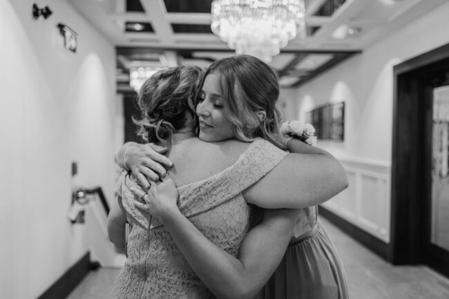 first look with bridesmaids at whistle bear golf club kitchener
