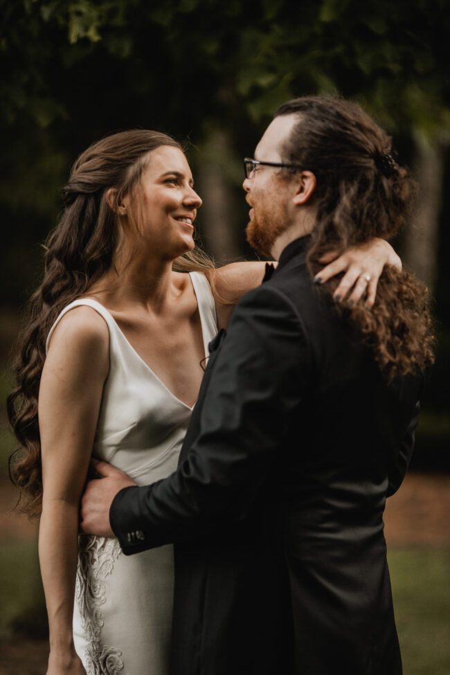 bride and groom at hessenland winery