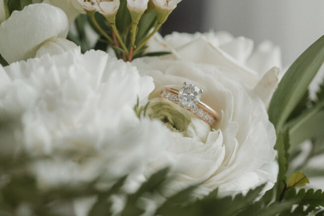 bride and grooms wedding rings