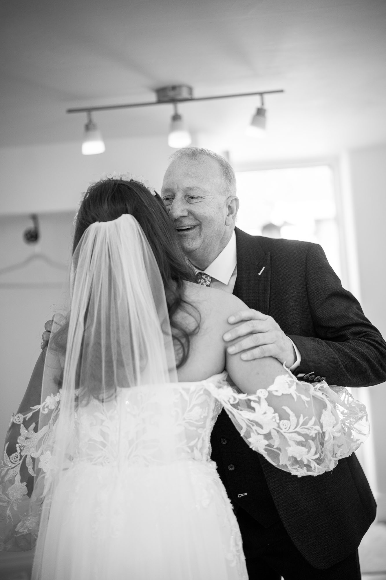 candid wedding photography