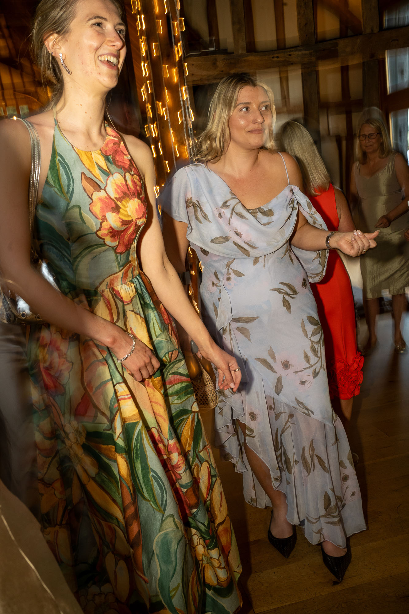candid wedding photography