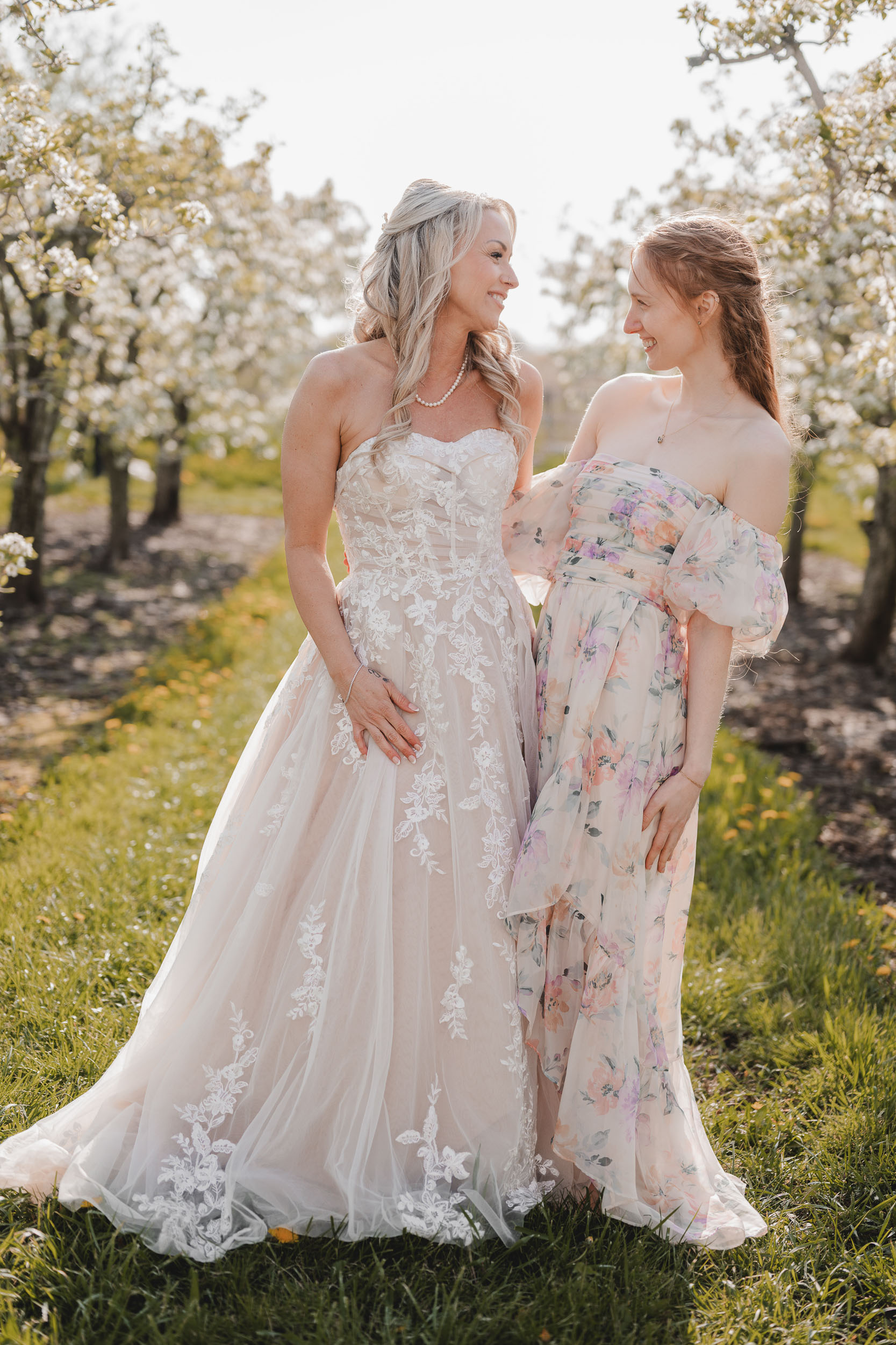 Honsberger Estate Winery orchard bridesmaid photos