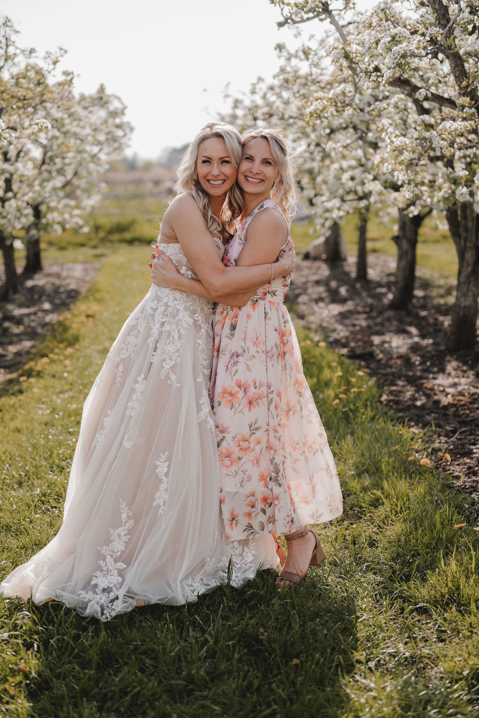 Honsberger Estate Winery orchard bridesmaid photos